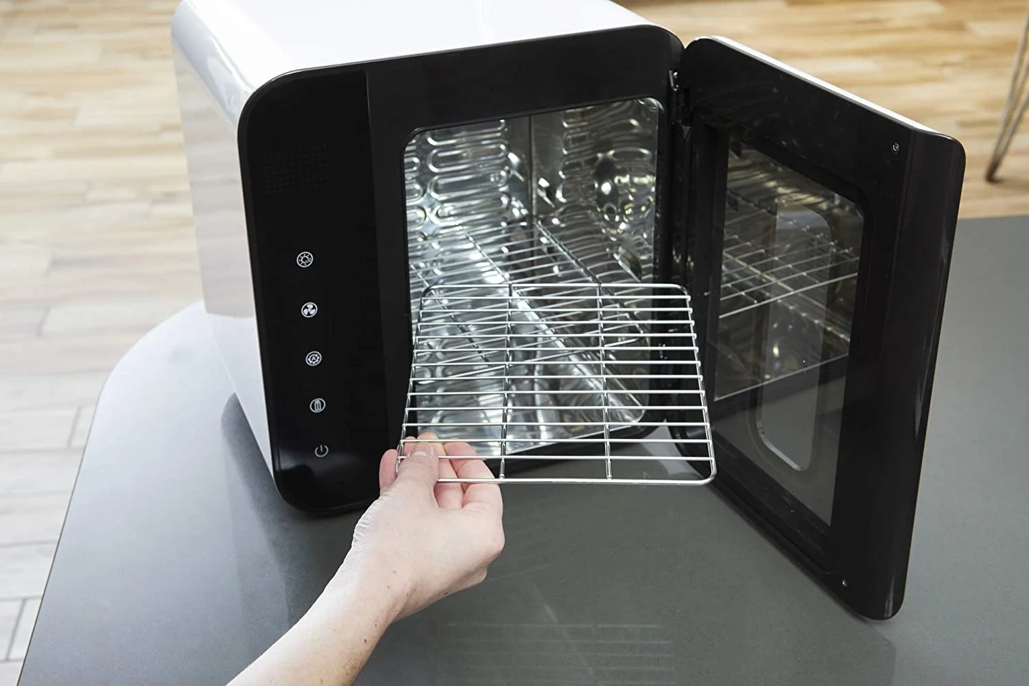 Tommee Tippee UV 3-in-1 Sterilizer and Dryer - Image 5